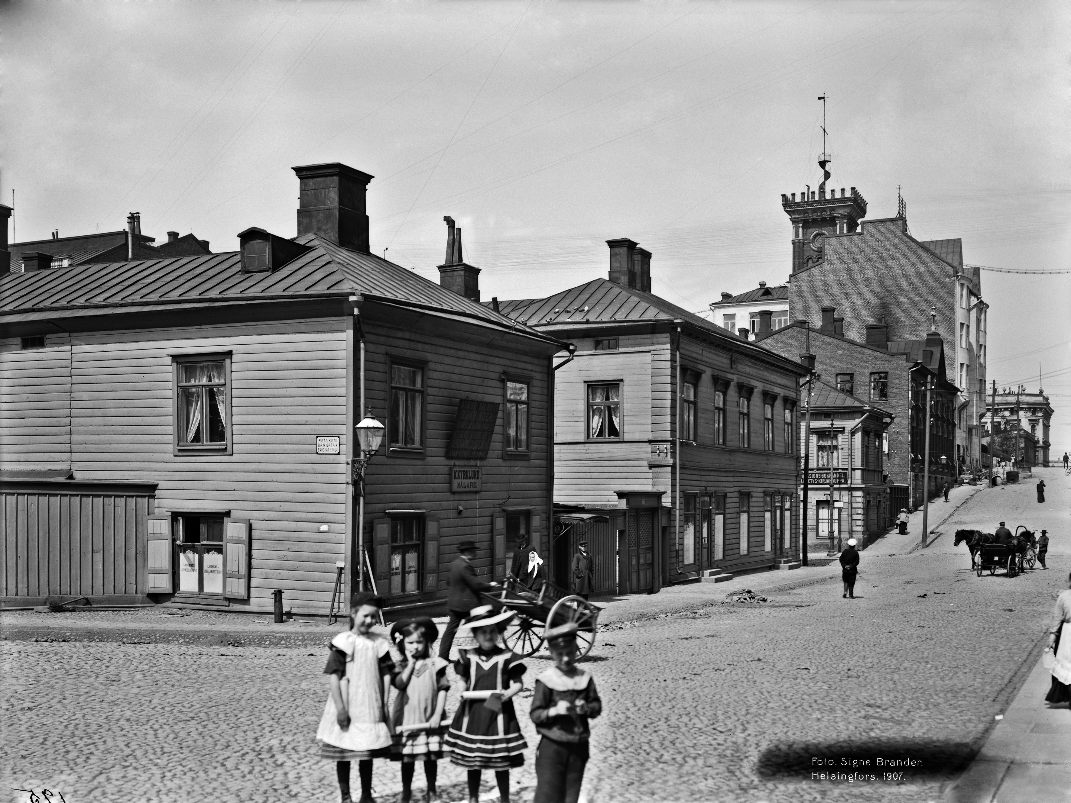 Korkeavuorenkatu 20, 22, 24.