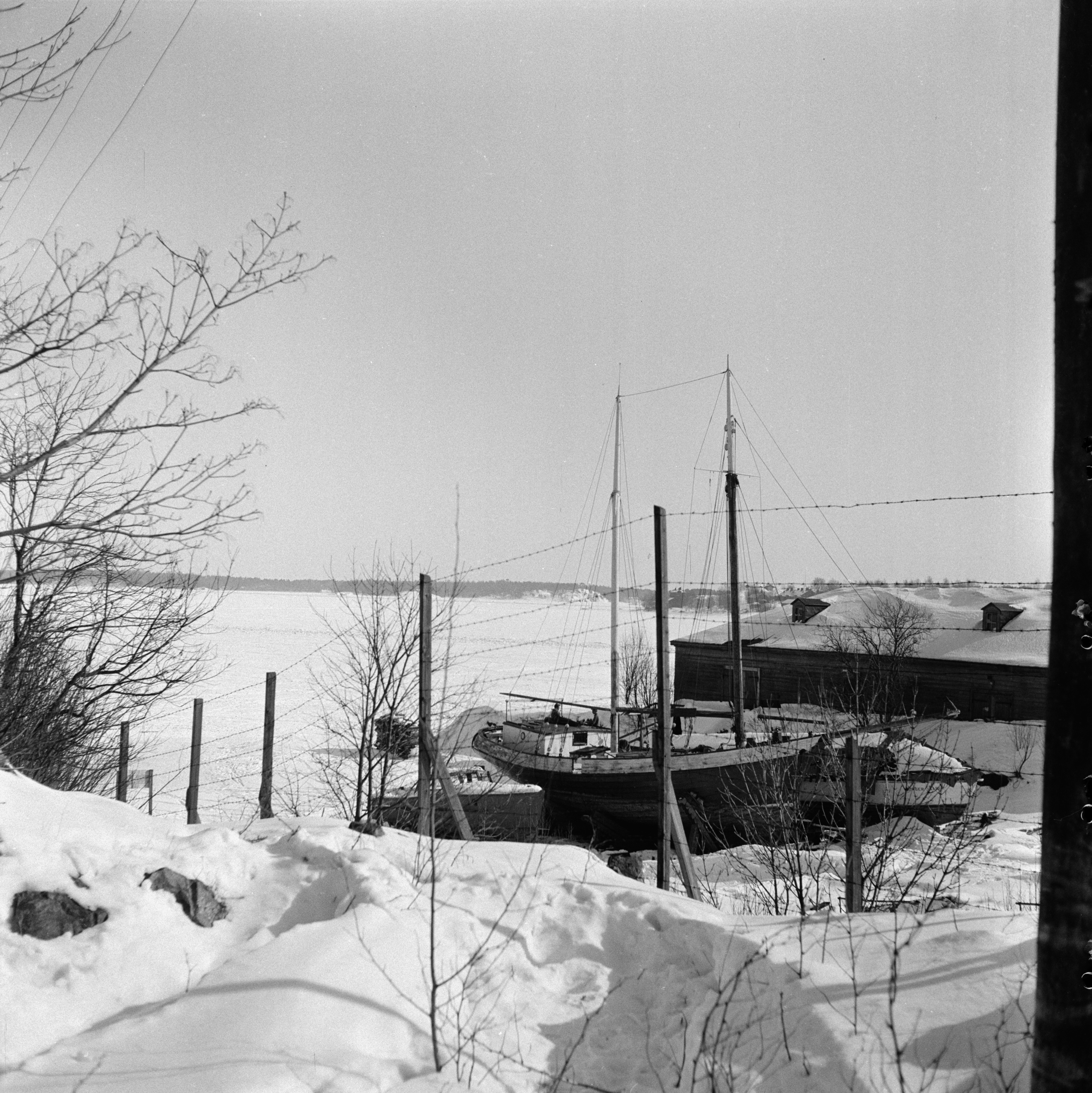 Suomenlinna, Susisaari. Valmet Oy :n korjaustelakka.