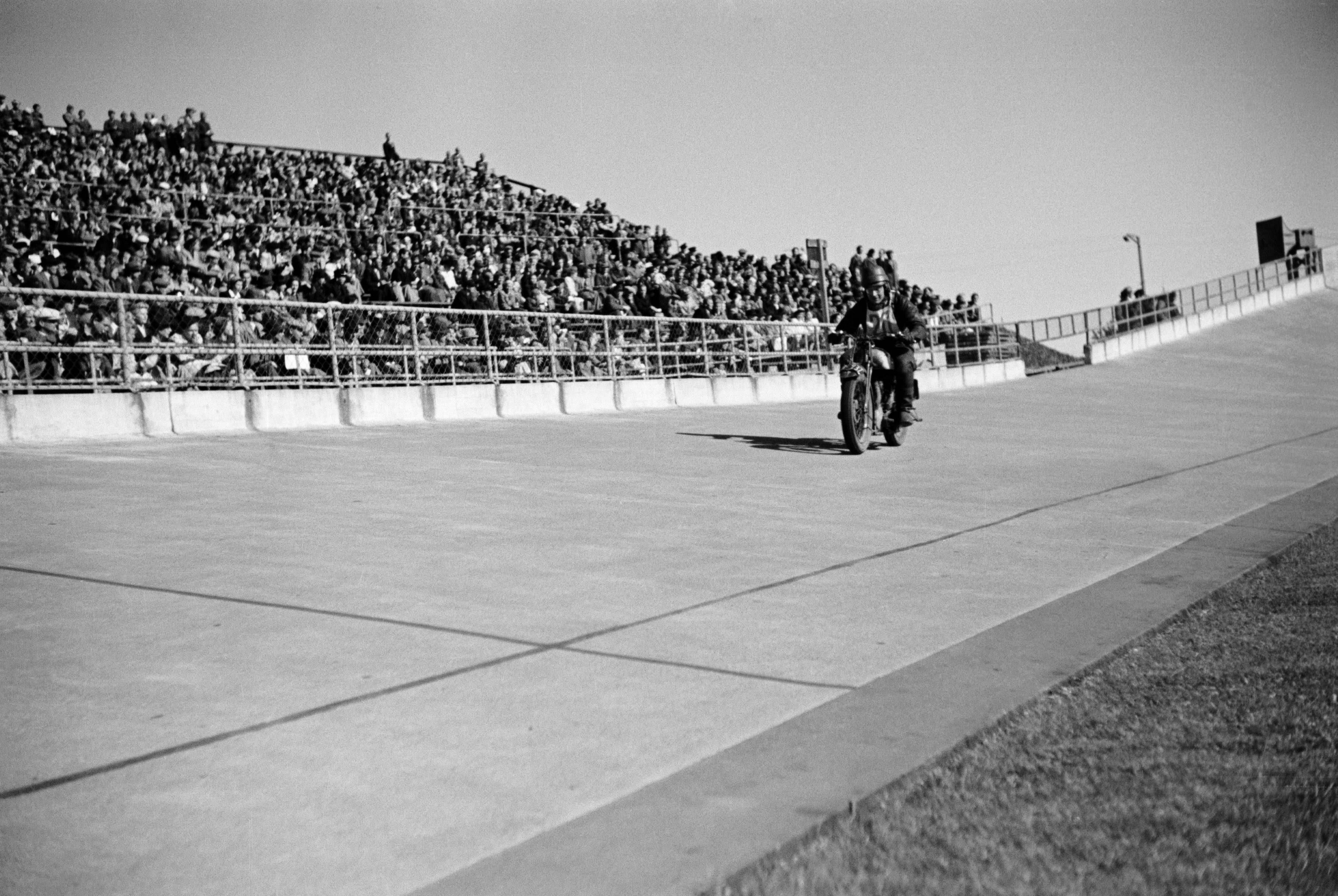 Velodrom, Helsingin pyöräilystadion, moottoripyöräkilpailut