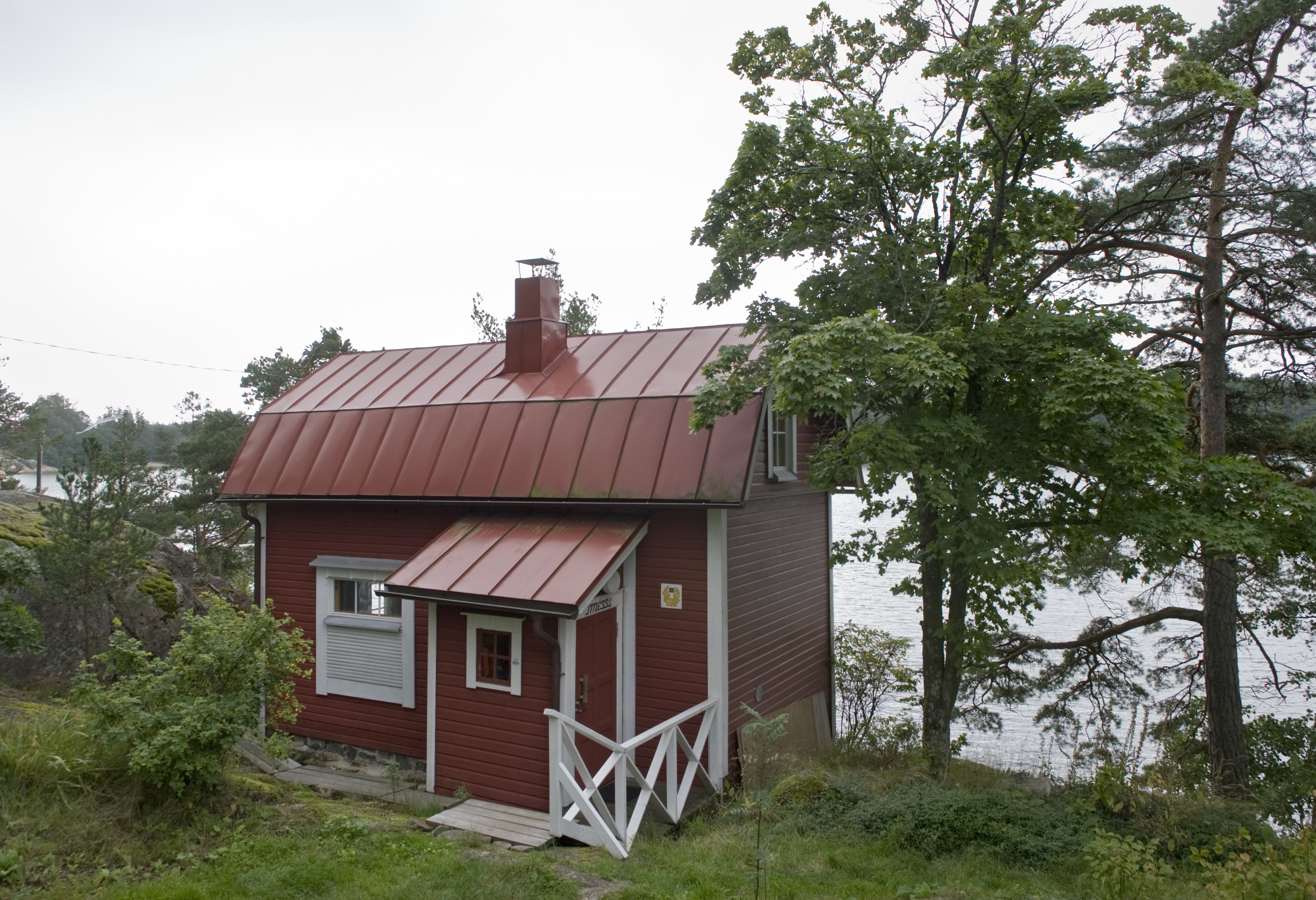 Laajasalo Villa Kallioniemi. Veneilijöiden tupa eli "Messi".