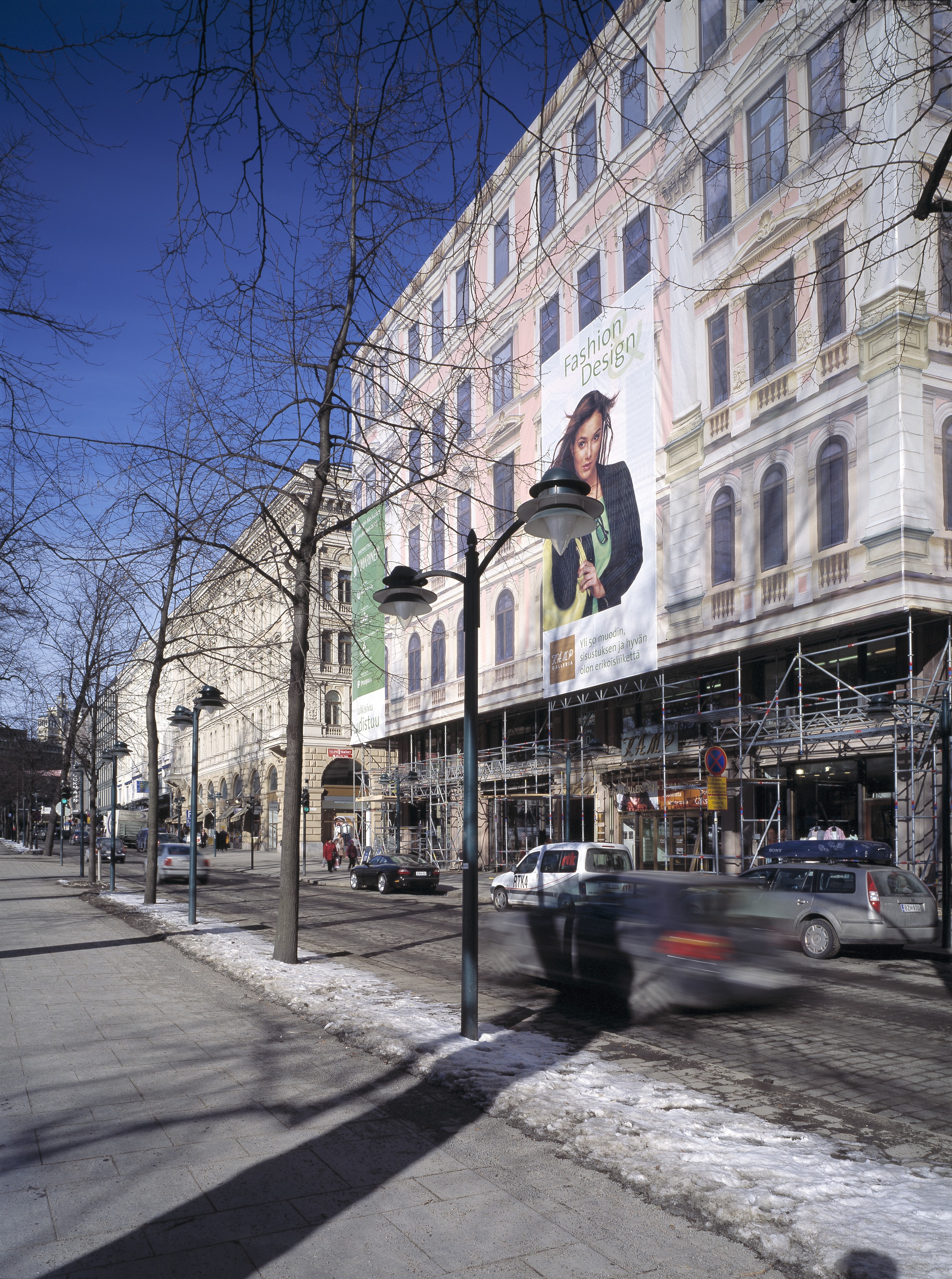 Pohjoisesplanadi 33:ssa sijaitsevan Böckermanin talon eli Merkuriuksen liikepalatsin julkisivun päällä oleva kuvallinen suojapressu.