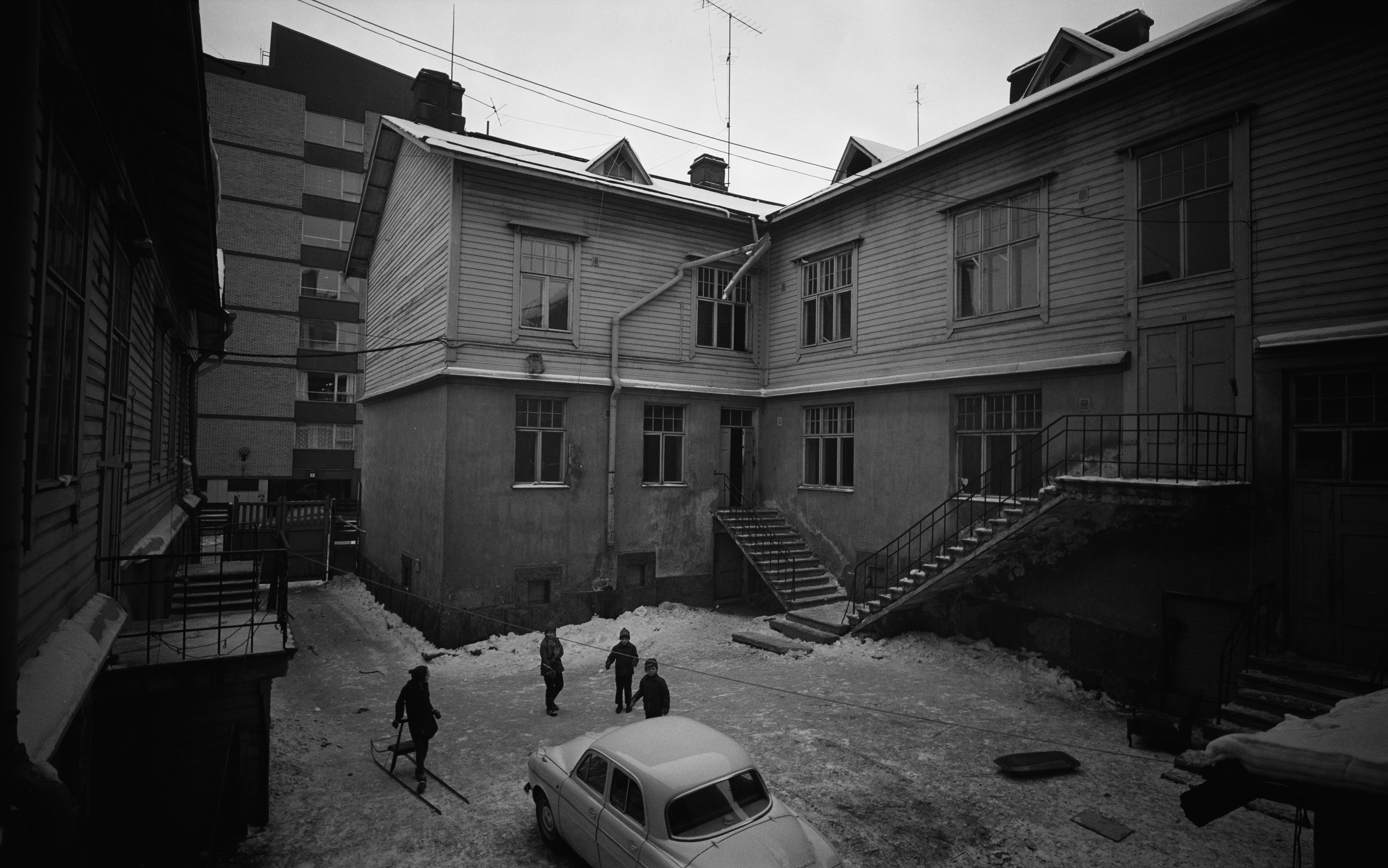 Josafatinkatu 5 - Läntinen Brahenkatu 2 c, pihakuva
