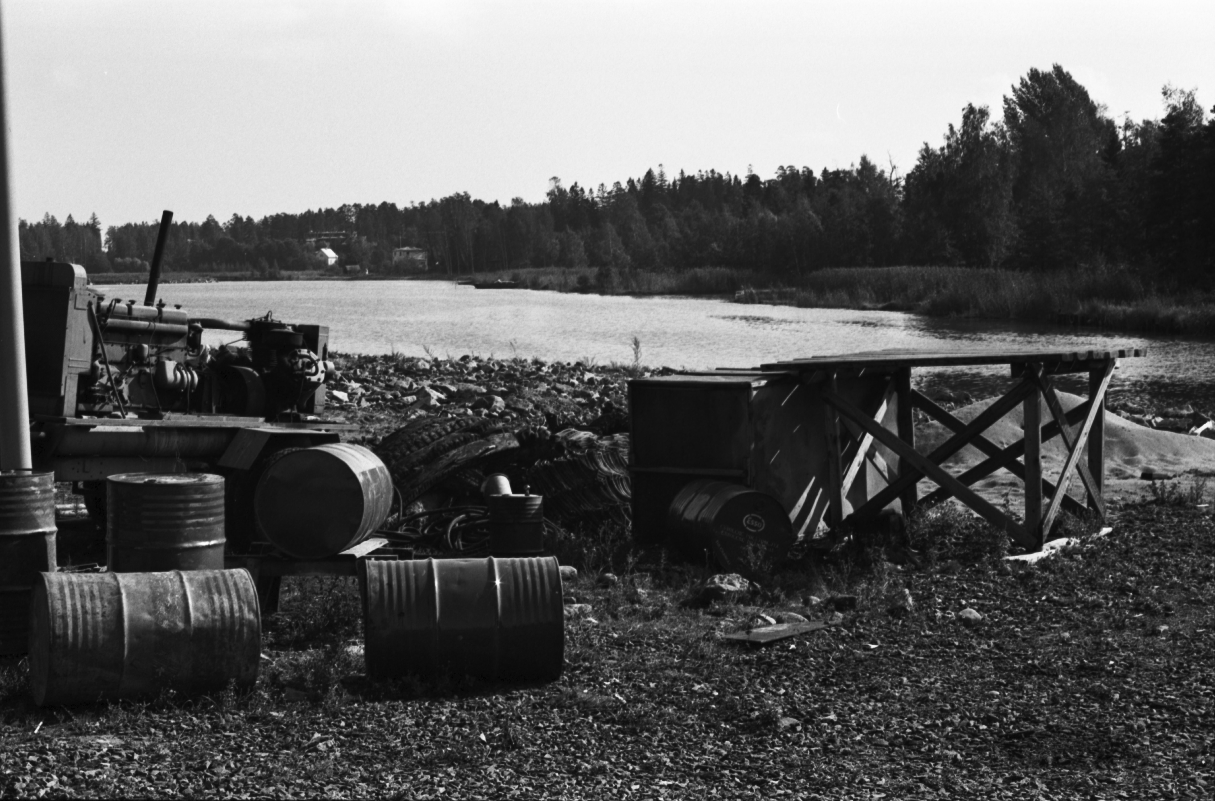 Roihuvuori. Maisemaa Porolahden rannalta Herttoniemen jätevedenpuhdistamon seutuvilta.