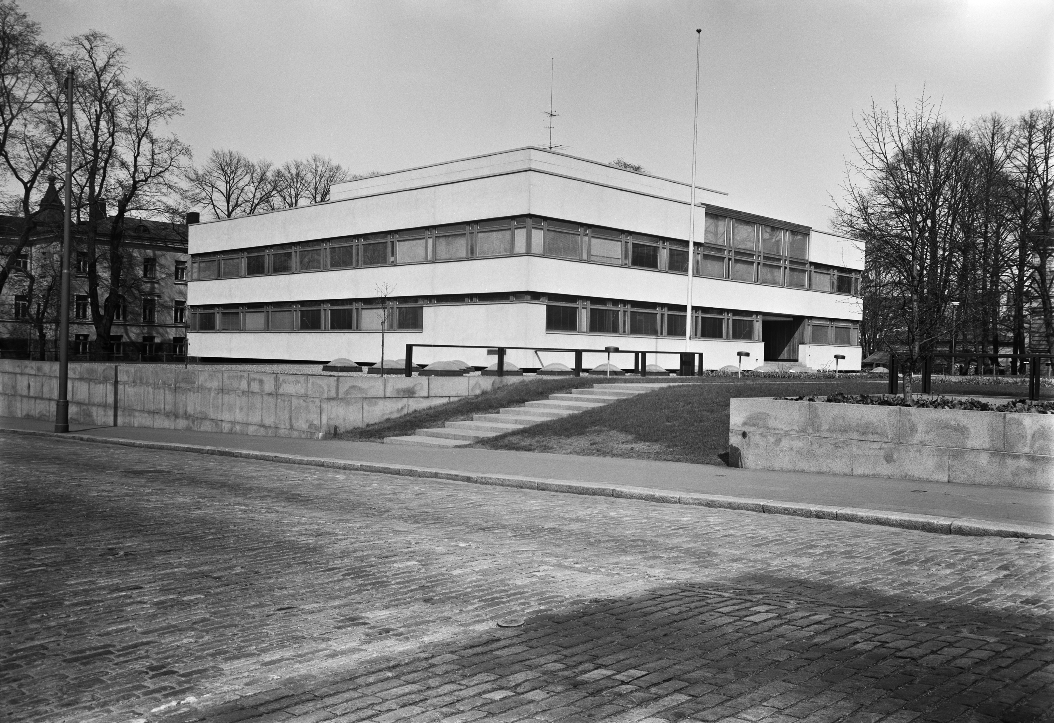 Unioninkatu 35. Einari Teräsvirran suunnittelma ja 1963 valmistunut Helsingin yliopiston biokemian laitos