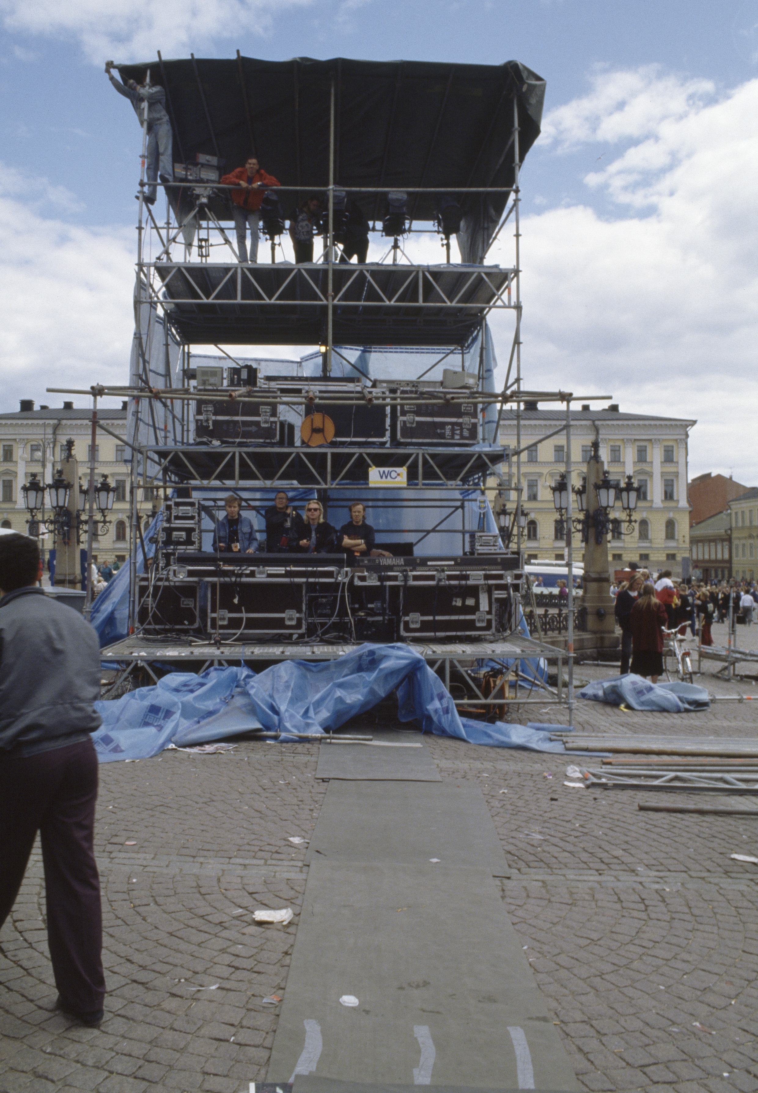 The Leningrad Cowboys Group and Red Army Choir The Total Balalaika Show Tower will be installed at the Senate's Senate on Helsinki Day 1993