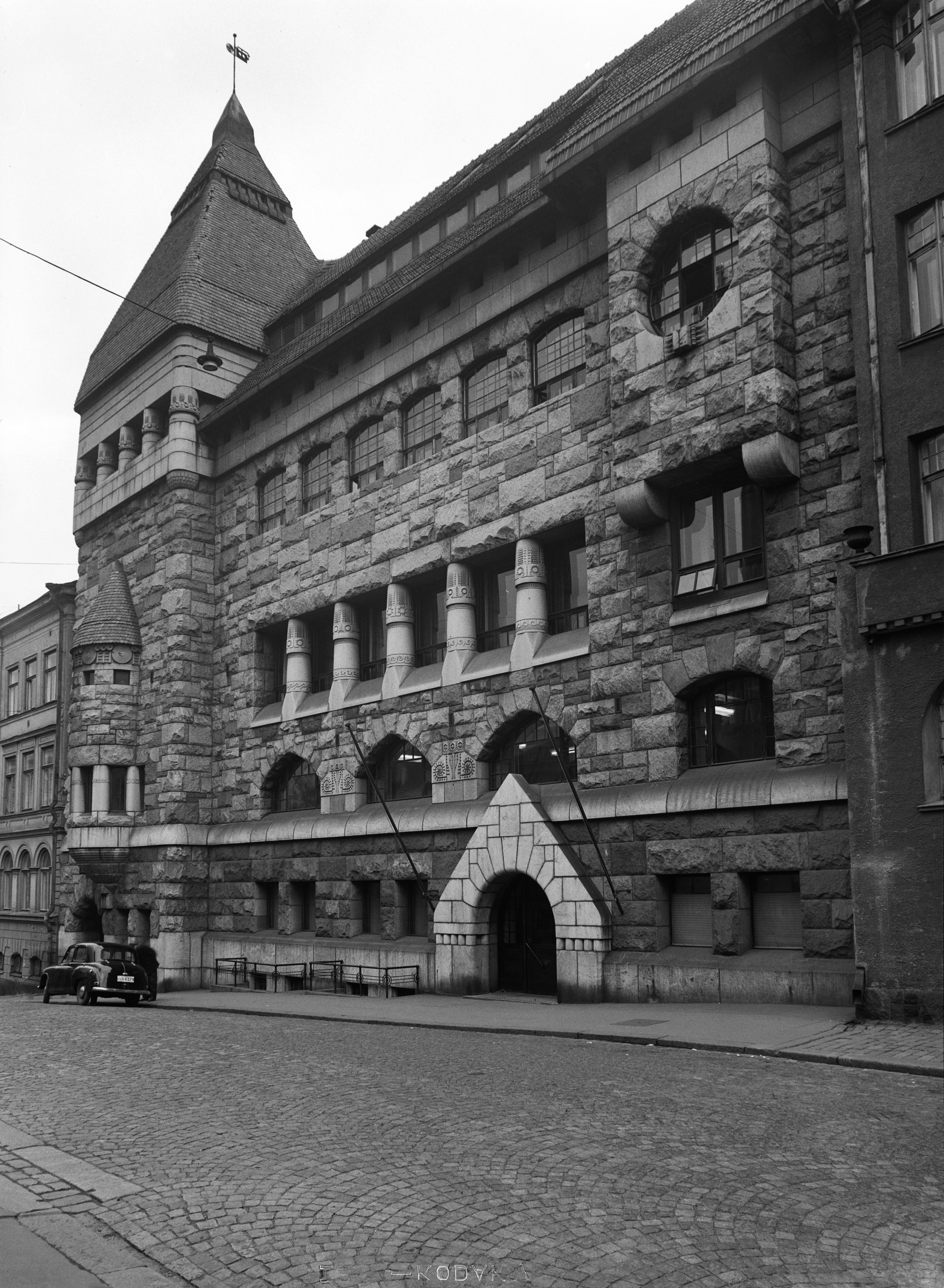 Korkeavuorenkatu 35, Helsingin Puhelinyhdistyksen toimitalo. Arkkitehti Lars Sonck. Rakennus valmistui 1905.