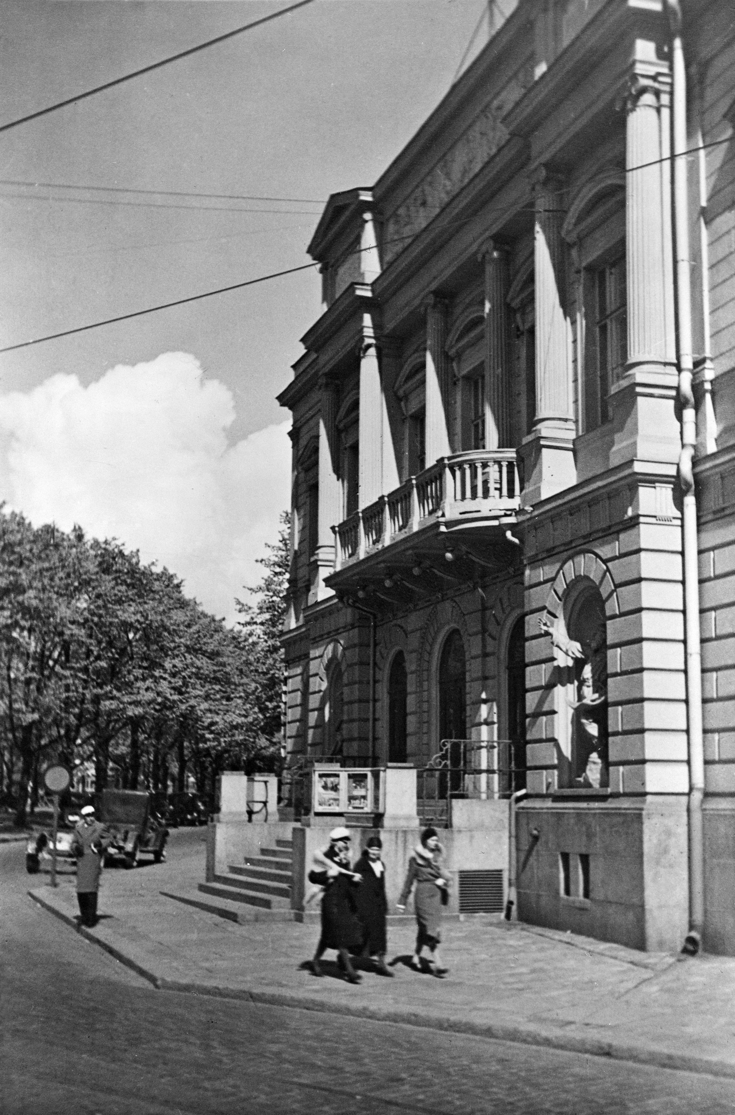 Vanha ylioppilastalo, Mannerheimintie (=Läntinen Heikinkatu) 3. Piirtänyt Hampus Dalström, 1870.