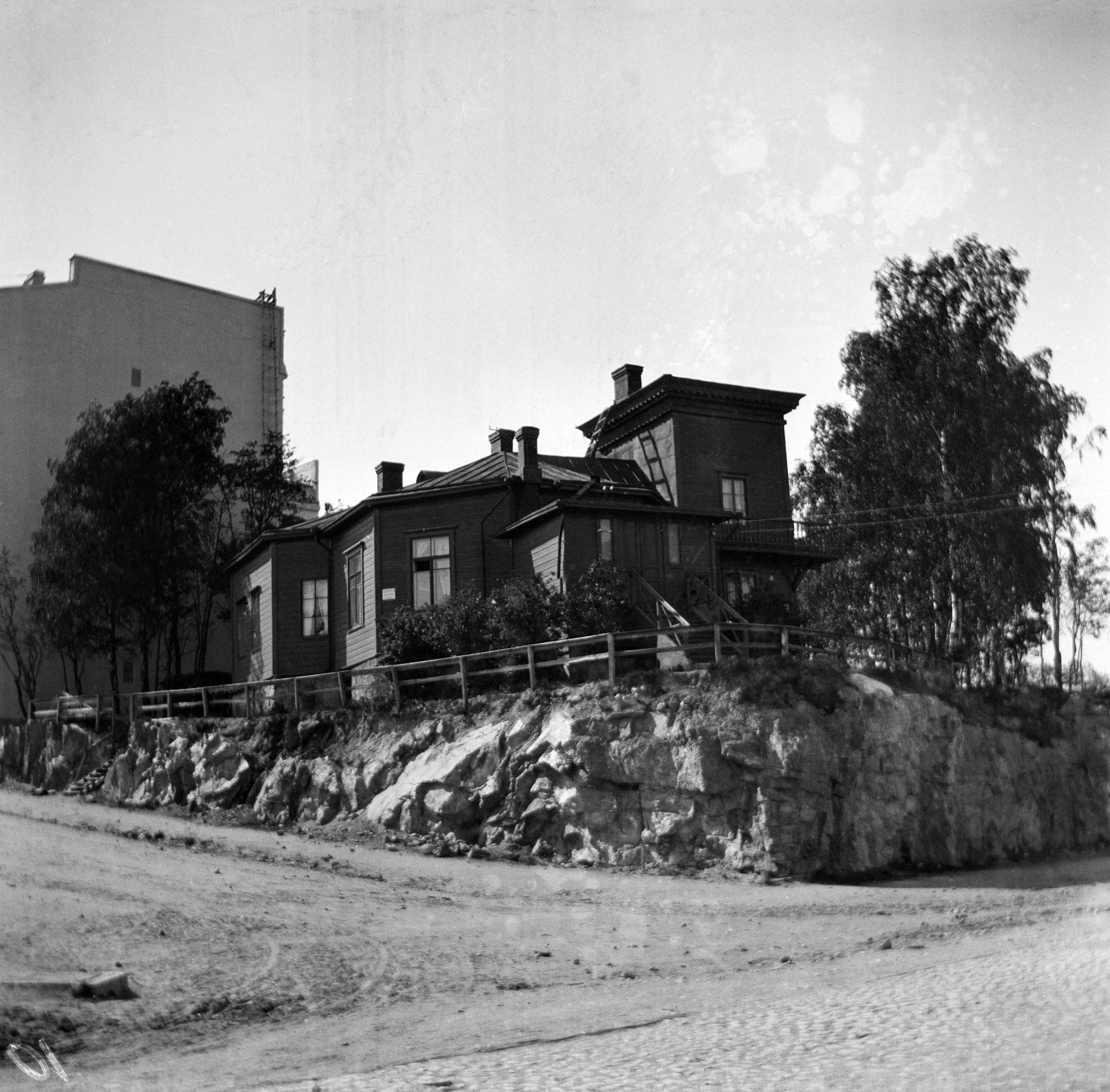 Töölönkatu 12.  -  Apollonkatu 1, Villa Jonasberg.
