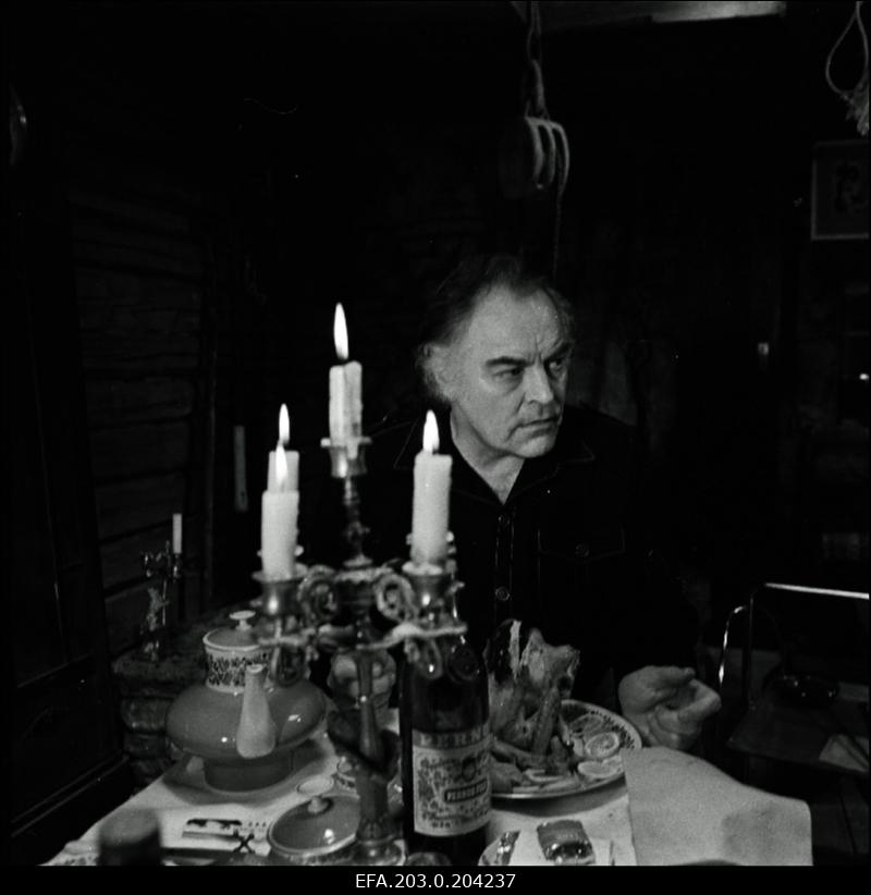 Stseen Tallinnfilmi mängufilmist "Corrida". Osvald Rass - Rein Aren.