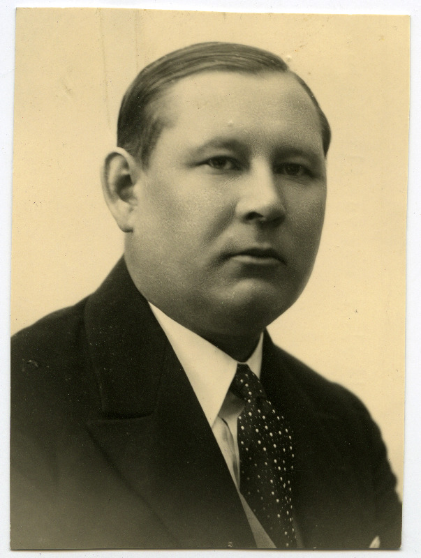 Arnold Vaino välispassi taotluse foto