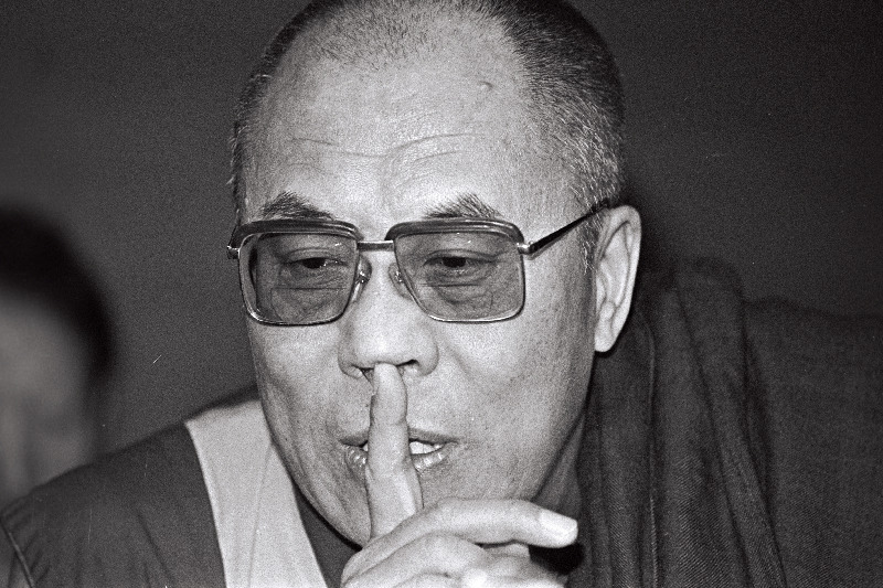 Tema pühadus XIV Dalai-Laama Tenzin Gyatso, Tiibeti vaimulik ja ilmalik juht.