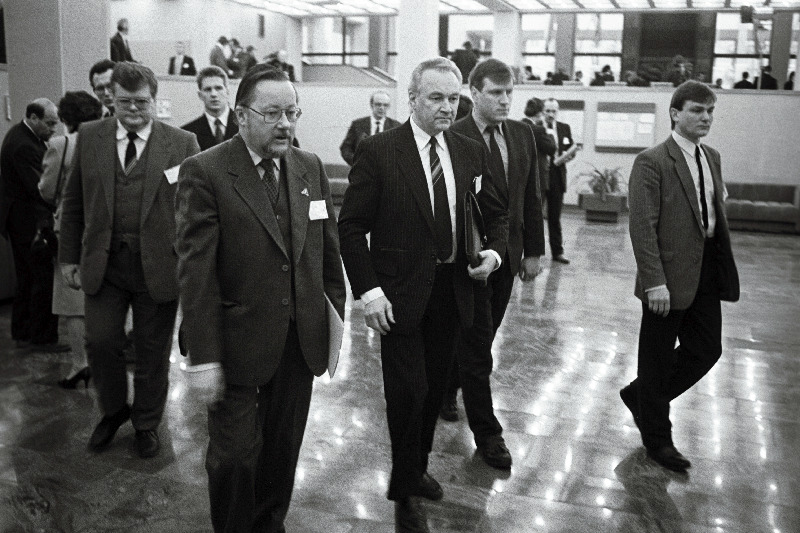 Fuajees - A. Rüütel, V. Landsbergis, E. Savisaar.