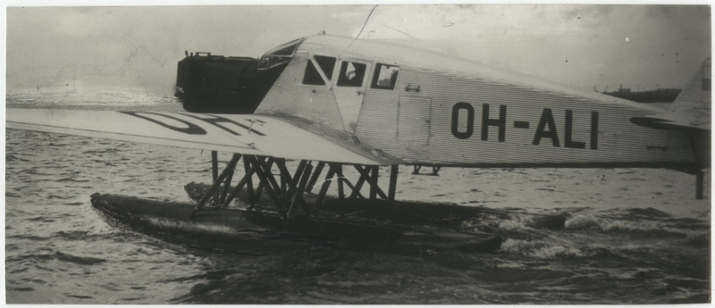 Helsingi-Tallinn liinil sõitnud Aero Oy lennuk "OH-ALI" (Junkers F13), mis hukkus koos kuue inimesega 09.10.1935 Soome lahel