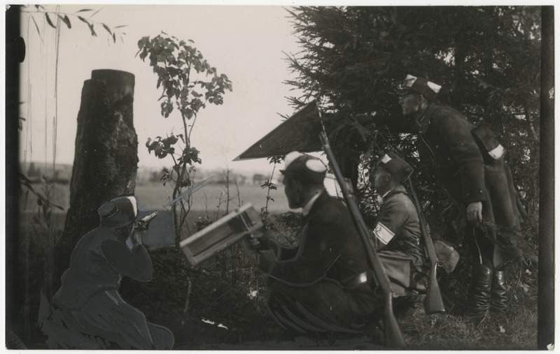 Kaitseliidu Antsla-Sõmerpalu sügismanöövrid 30.09.-01.10.1933, "valgete" poole kuulipildujapunkt, kuulipildujat imiteeritakse käristiga