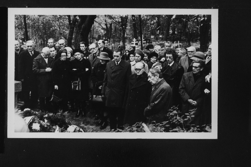 Sõjaväelase sõjaajaloolase Georg Leetsi matused Siselinna Aleksander Nevski kalmistul.