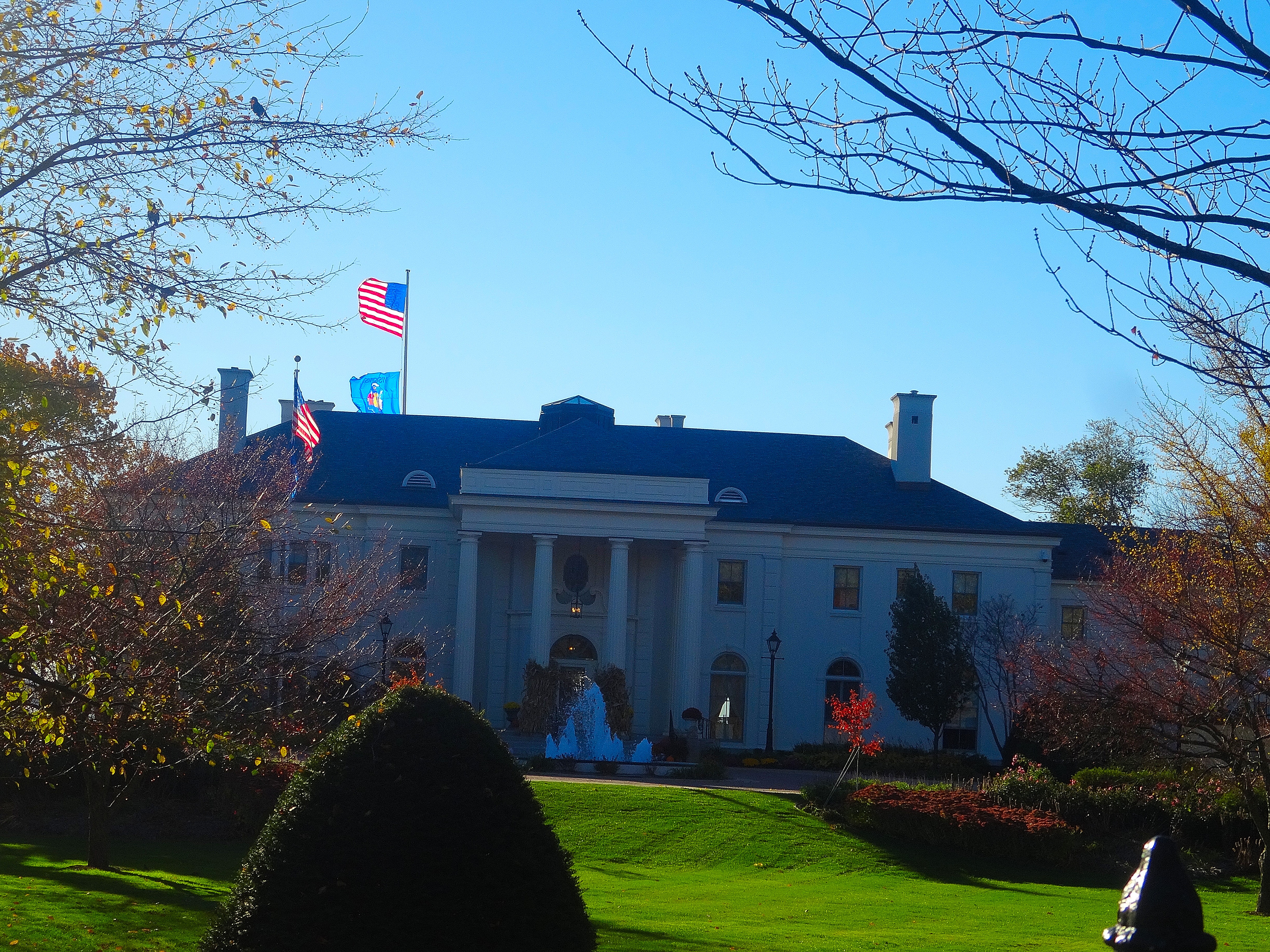 Wisconsin Executive Mansion - panoramio - Wisconsin Executive Mansion