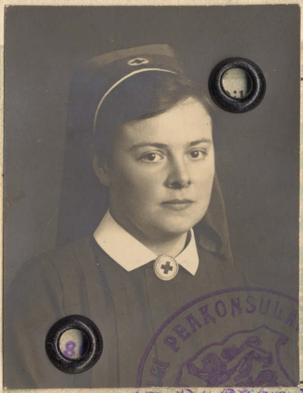 Nina Borck. Foto pärineb 1927. a välja antud  Eesti Vabariigi välispassist.