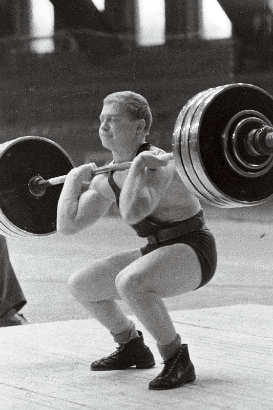 Igor Algus – 1968. aasta tõstmises võitja kergekeskkaalus.