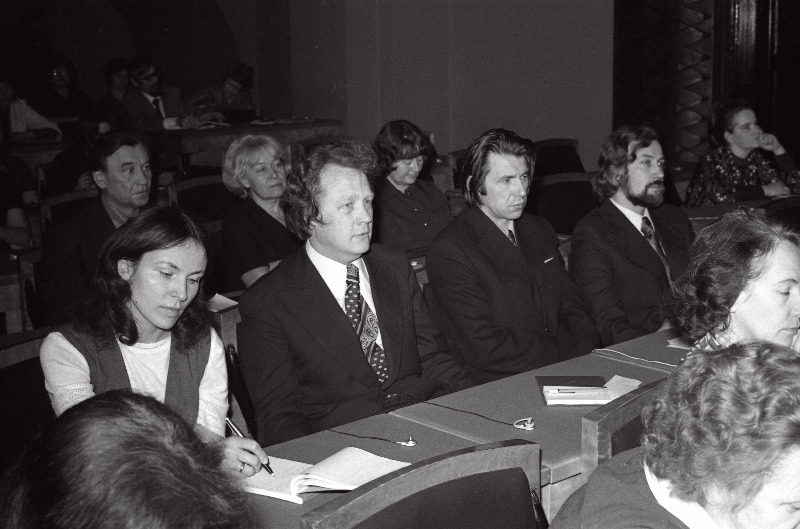 Kirjanike kongress. Vasakult 2. Arvo Valton, Hando Runnel, Jaan Kaplinski.