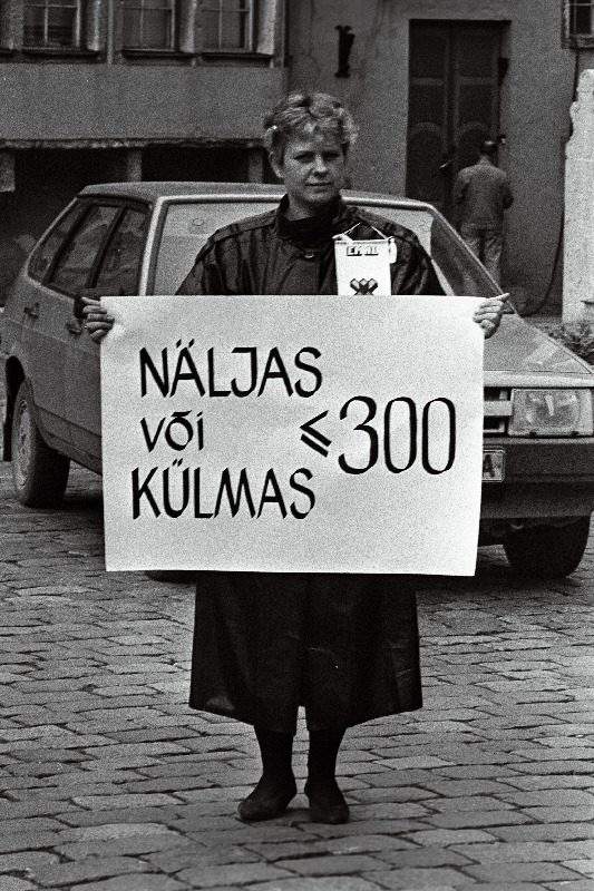 Ametiühingu meeleavaldus "Näljas või külmas <300".
