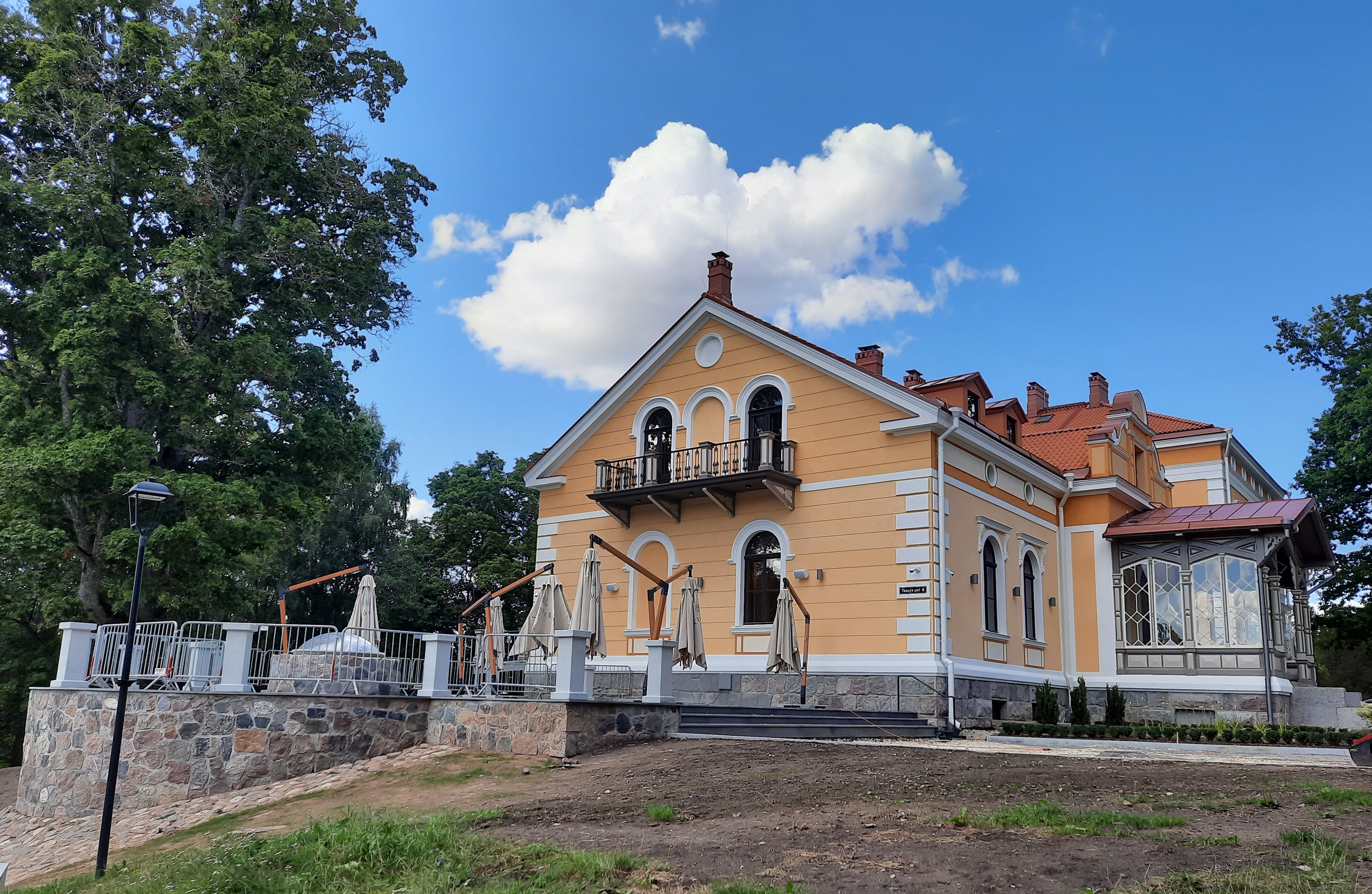 Viljandi mõisahoone 2021 01 - Viljandi Manor, 2021