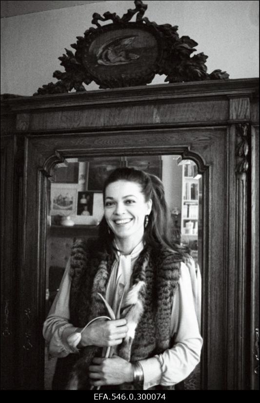 Näitleja Elle Kull.