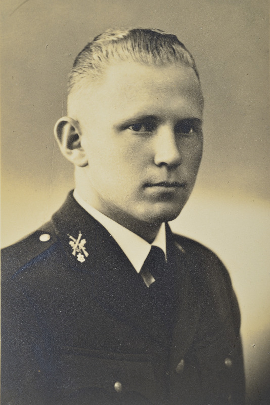 Sõjaväe Õppeasutiste Sõjakooli ohvitserideklasside jalaväeklassis õppiv lipnik Ants Kann.
