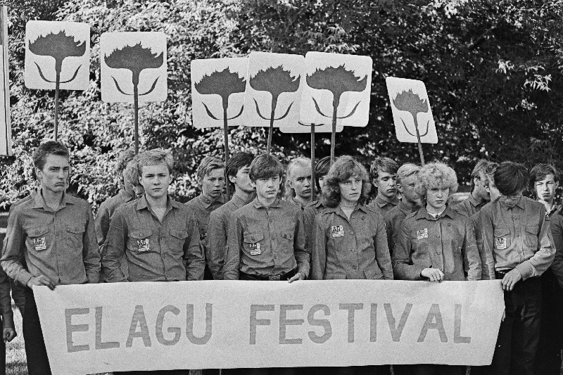 XII ülemaailmsele noorsoo- ja üliõpilaste festivalile pühendatud Eesti Õpilasmaleva Harju piirkonna solidaarsusmiiting V.I. Lenini nim. köögiviljakasvatuse näidissovhoosis.