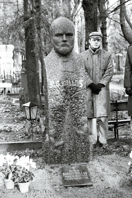 Mälestusmärk vaimulik ja pedagoog Rudolf Gottfried Kallasele Raadi kalmistul.
