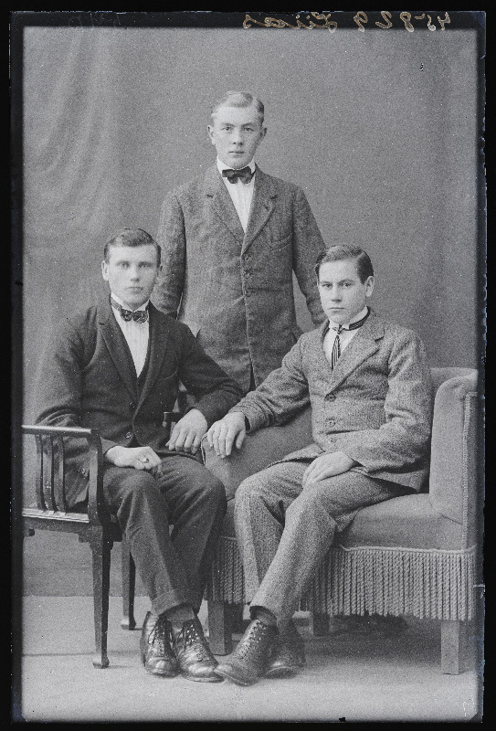 Grupp noormehi, (foto tellija Liias).