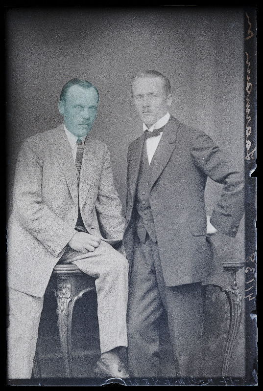 Kaks meest, (foto tellija Laarmann).