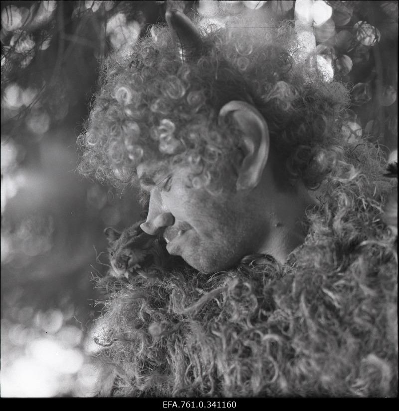 Stuudio "Tallinnfilm" muusikaline lastefilm "Nukitsamees" filmivõtted. Mõhk - Tõnu Kark.