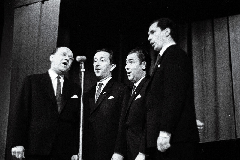 Riikliku Akadeemilise Meeskoori kvartett RAM-1: (vasakult) Georg Metssalu, Georg Vetting, Evald Jaansoo, Raimond Alango.