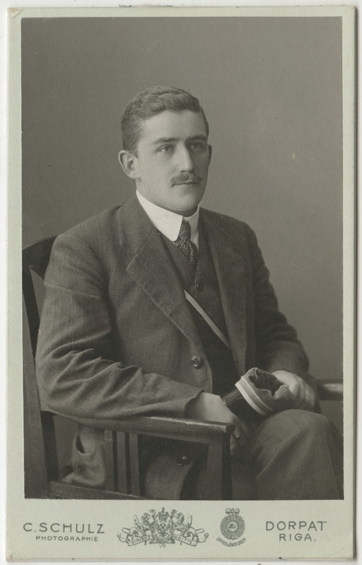 Pastor Elfried Eckert tudengina, portreefoto
