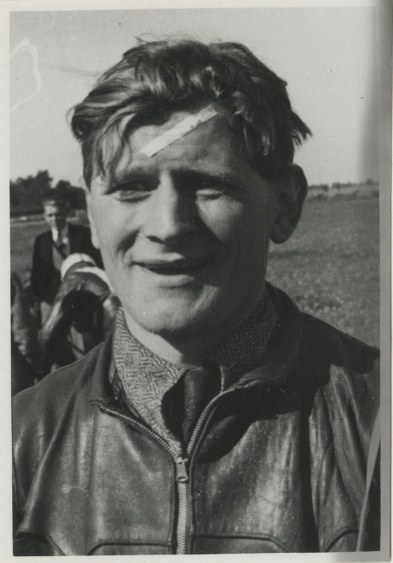 Ed.Johanson, mootorrattur, portreefoto