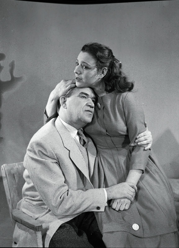 Stseen N. Hikmeti ja V. Tuljakova näidendist Kaks kangekaelset V. Kingissepa nimelises TRA Draamateatris, Daša - Inna Taarna, Aleksei Petrovitš - Kaarel Karm.