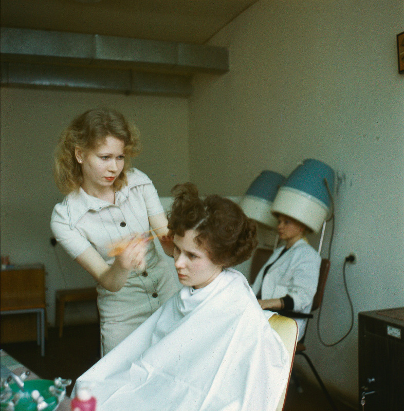 Kondiitritoodete vabriku Kalev juuksuritöökoda.