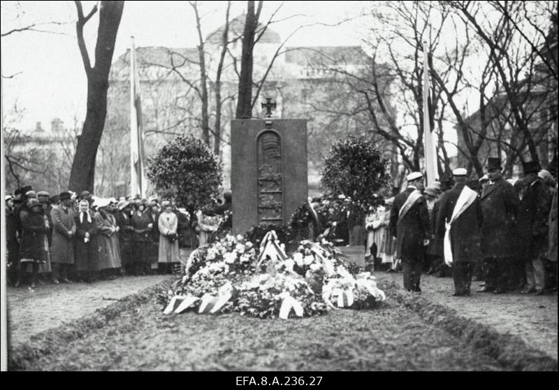 Vabadussõjas langenud Soome vabatahtlike mälestussamba avamine.