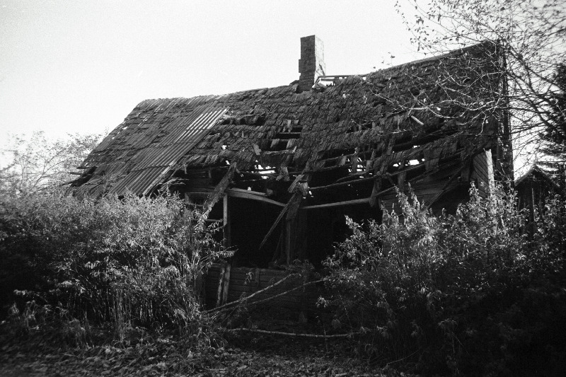 Penuja kool, vana kirik, vaated.