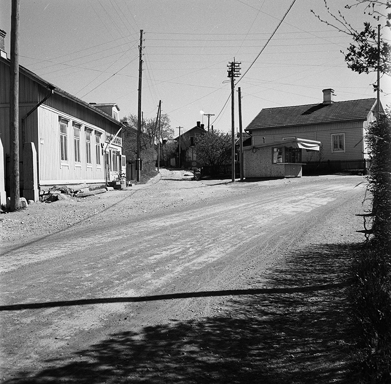 Keskikatu 2 - Kirkkotie 19