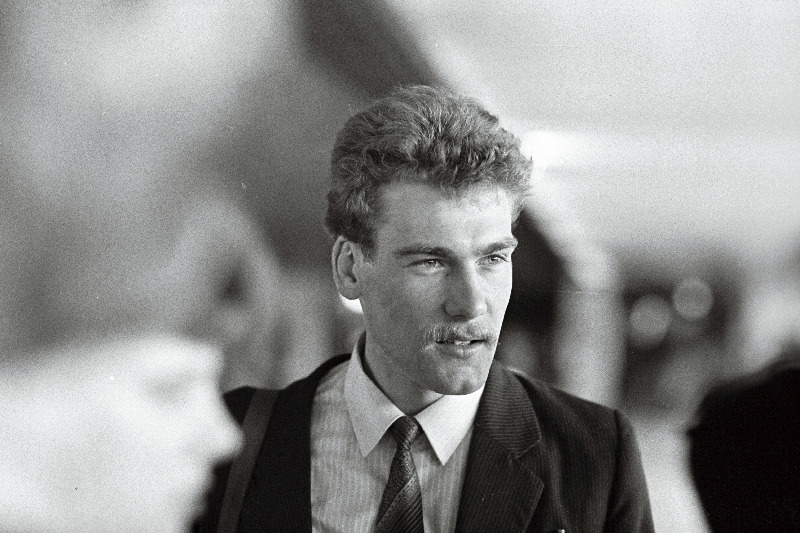 Eesti NSV üliõpilasfoorumiist osavõtja Eesti Põllumajanduse Akadeemia teise kursuse metsameeste komsomolisekretär Jaak Eensalu.