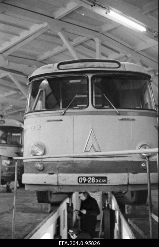 Autobusside remontimine Kohtla-Järve uue autobussipargi remonditöökojas.