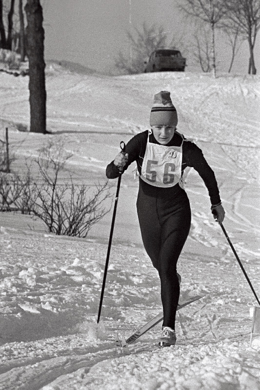Eesti NSV VI talispartakiaadil 5 km esimese koha ja 10 km teise koha võitnud Krista Lepik Otepääl.