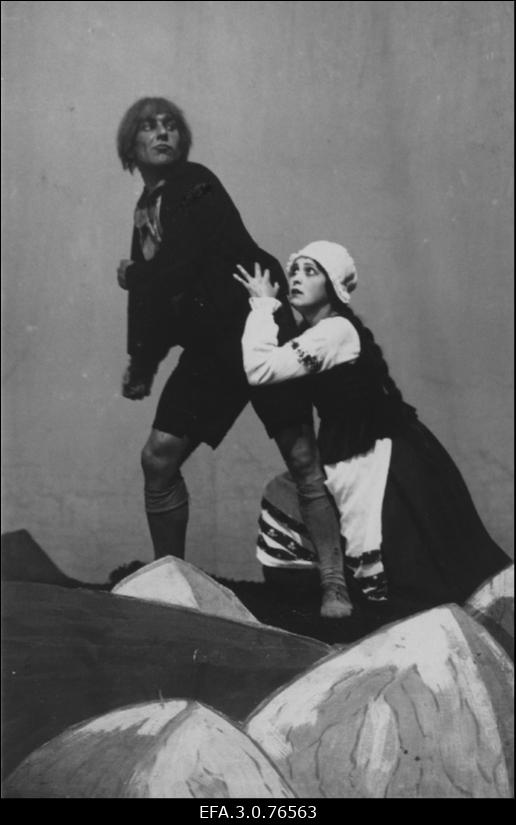 Stseen H. Ibseni draamast "Peer Gynt" 1. P. Gynt- A. Lauter, 2. M. Parikas.