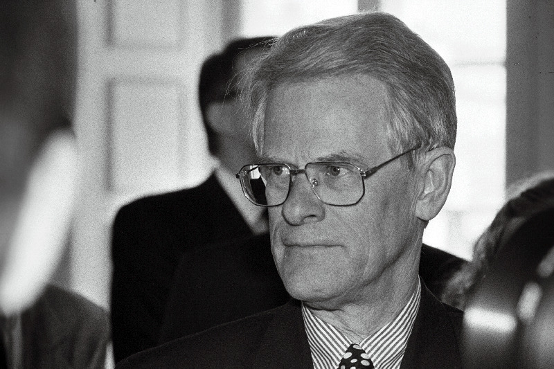 Carlsson, Ingvar - Rootsi peaminister.