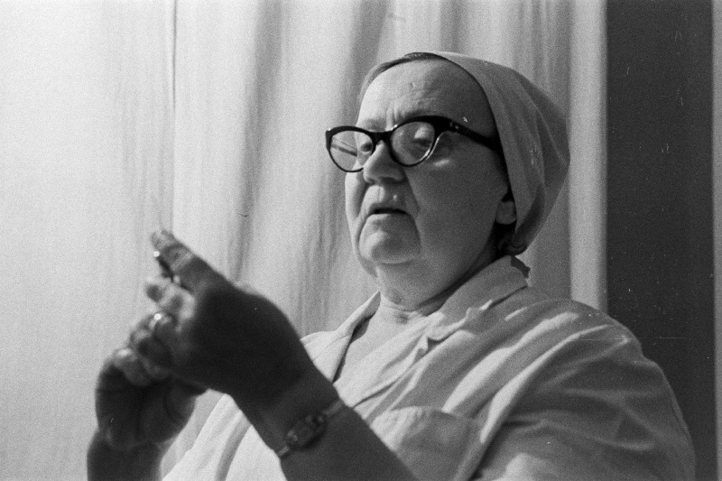 Naha- ja Jalatsikombinaadi Kommunaar medpunkti meditsiiniõde.