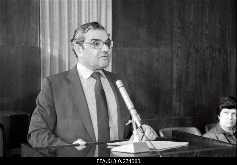 Nõupidamine Standardite Komitees.