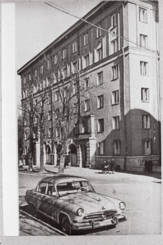 Uus elamu Tõnismäel.