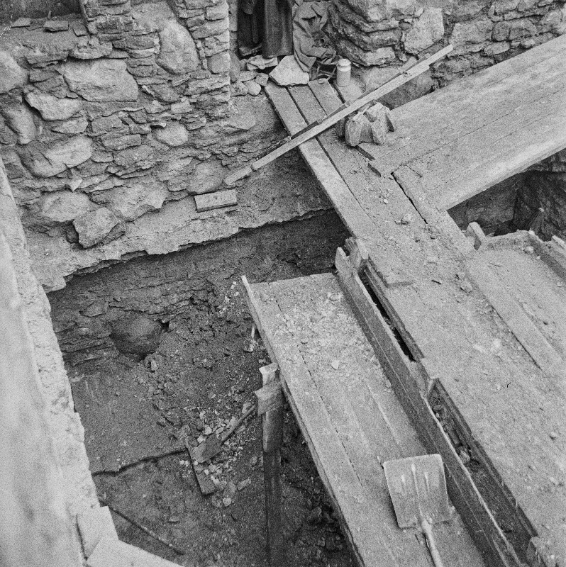 Padise klooster. SO-vaade läänetiiva S-poolse osa WN nurka