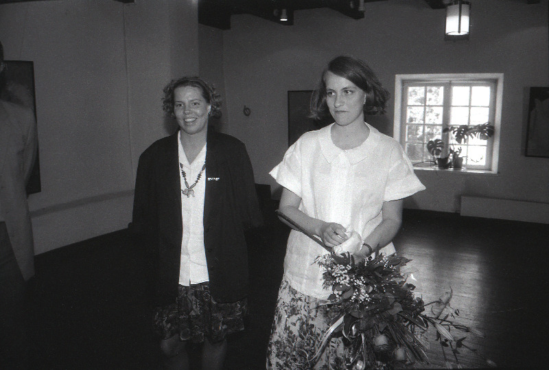 Näitus "Kätega ja käteta kunst" Tervishoimuuseumis. Autorid maalikunstnik Saima Randjärv ja invakunstnik Marie Alexanderson Rootsist.